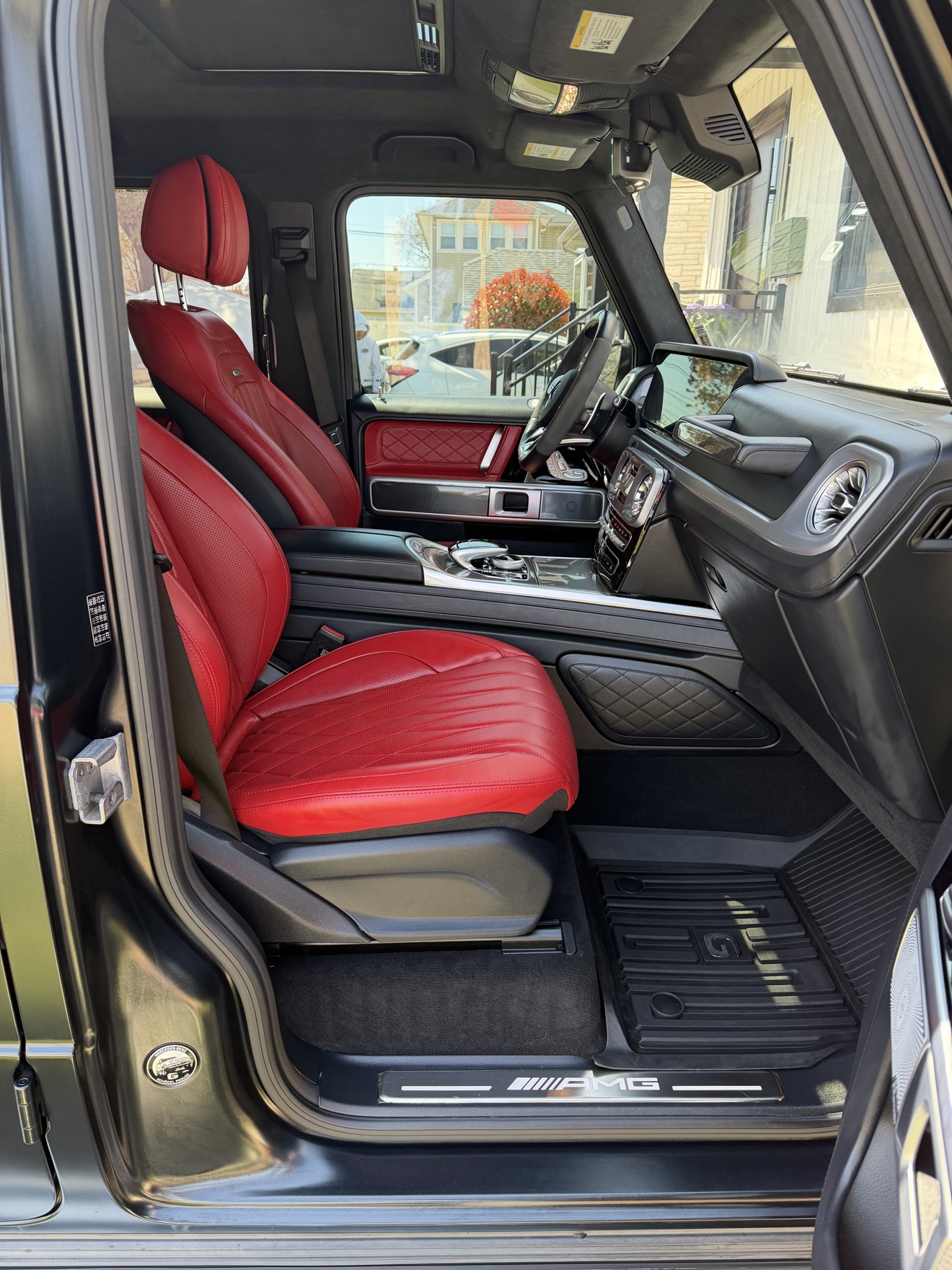 Front red leather seats in the Mercedes-AMG G 63 after detailing