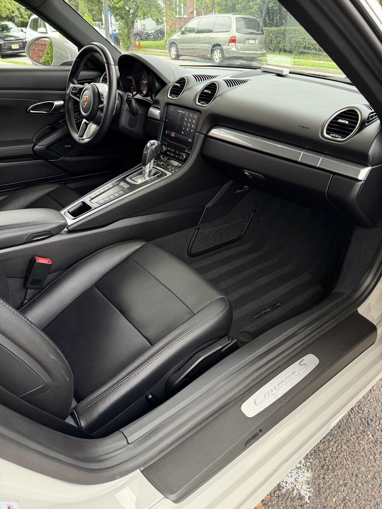 Porsche 718 Cayman S dashboard from the passenger side